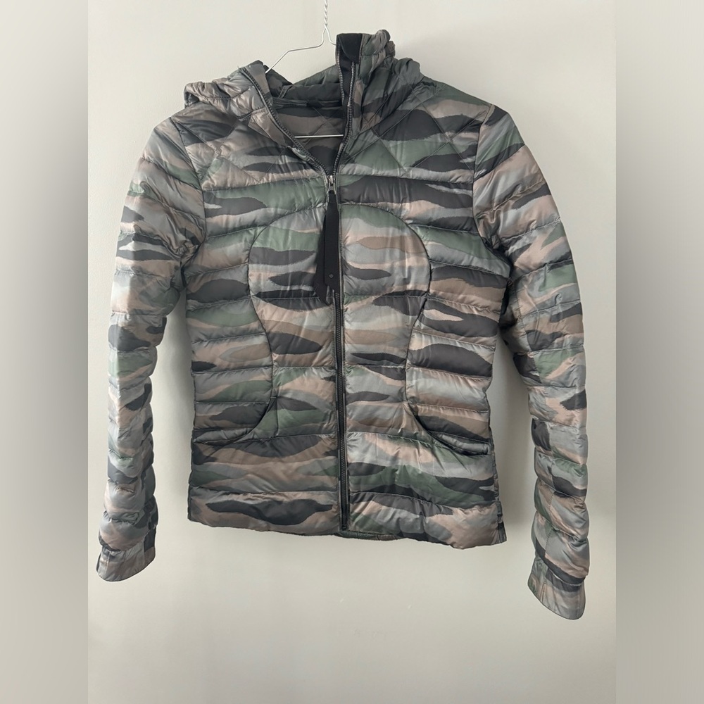 lululemon athletica Women's Camo Quilted Puffer Jacket - Green & Gray